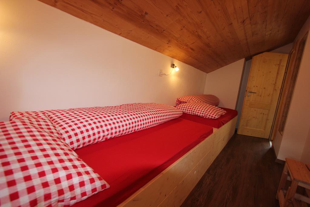 Chalet Daheim Reckingen エクステリア 写真